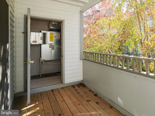 $365,000 | 7711 Lafayette Forest Drive, Unit 22, Annandale, VA 22003