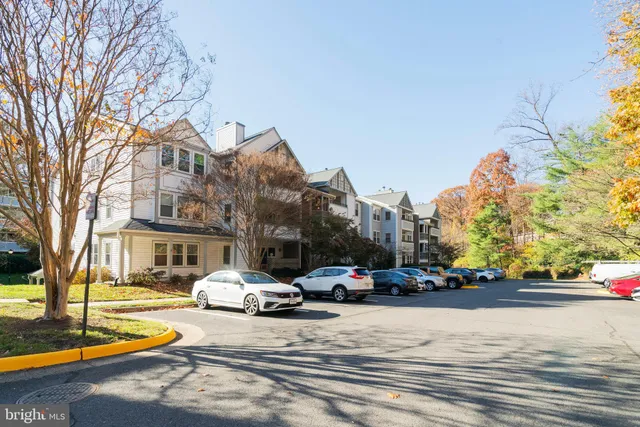 $365,000 | 7711 Lafayette Forest Drive, Unit 22, Annandale, VA 22003