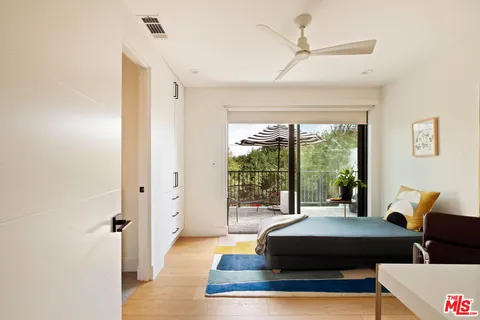 $1,395,000 | 3256 Colony Circle, Los Angeles, CA 90027