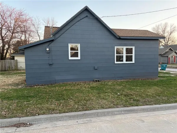 $119,500 | 513 1st Street, Osawatomie, KS 66064