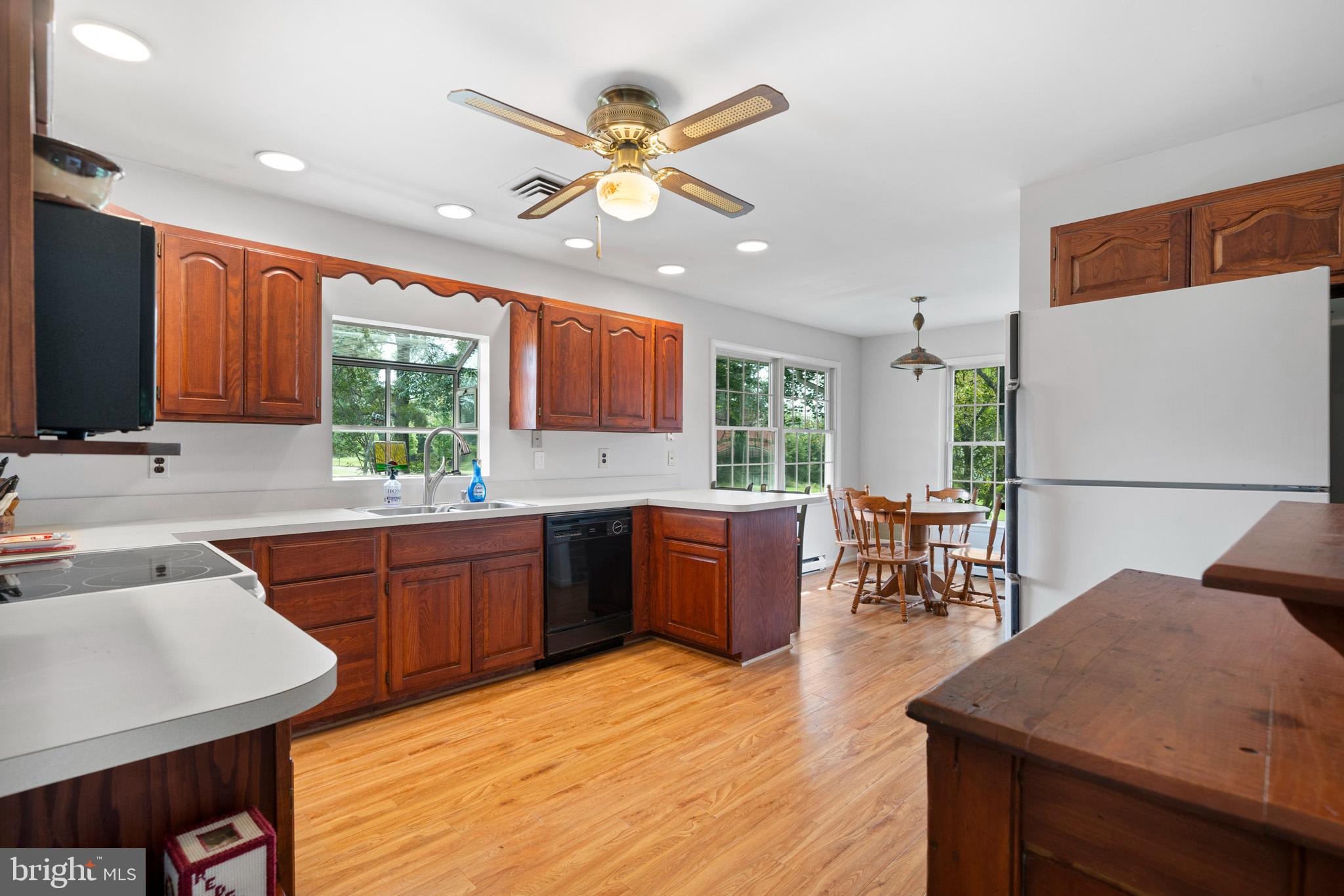 3521 Accokeek Road Waldorf, MD 20601 - Photo 10 of 70 Kitchen