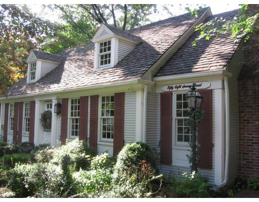 58 Surrey Road Springfield, MA 01118 - Photo 2 of 12