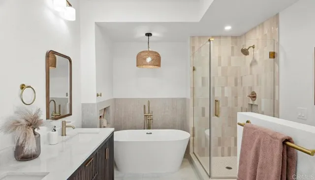 $1,099,900 | 15662 Via Calanova, San Diego, CA 92128