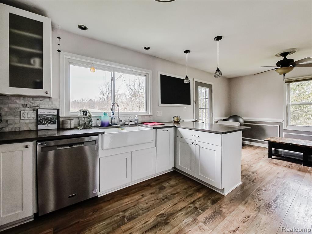 4367 Center Road Linden, MI 48451 - Photo 4 of 39
