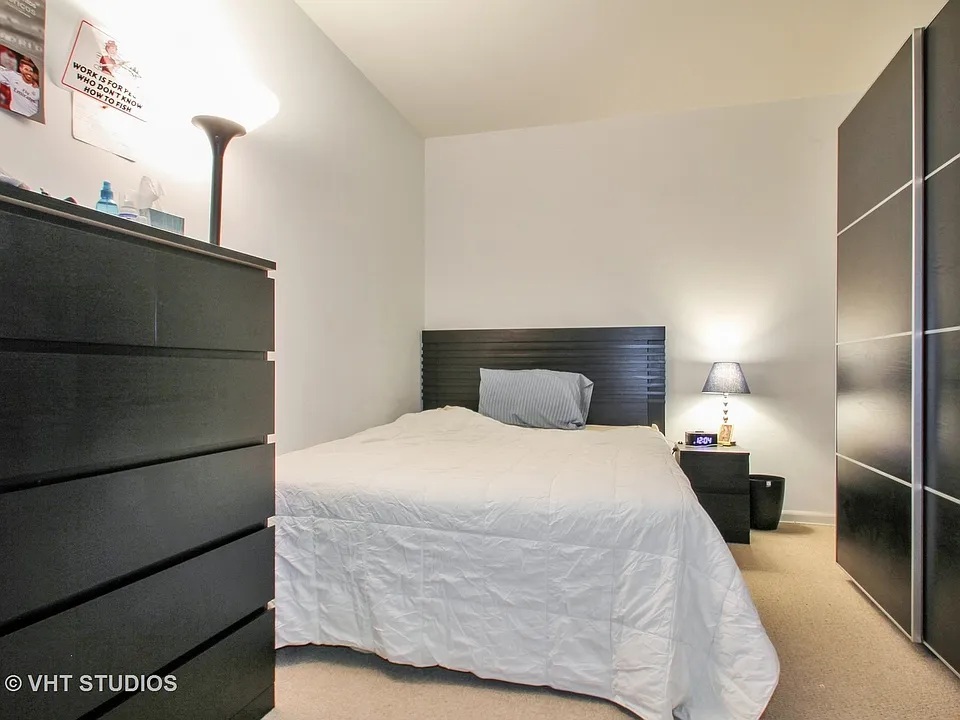 807 Davis Street, Unit 903 Evanston, IL 60201 - Photo 7 of 16