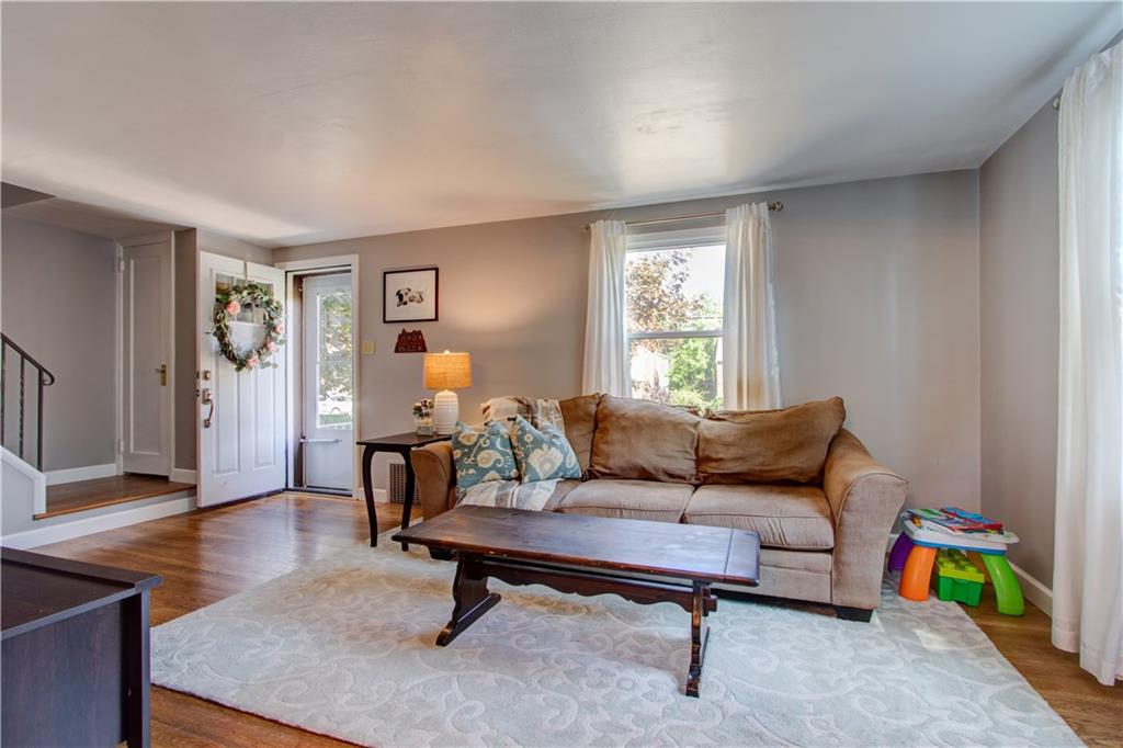 520 Old Farm Road Pittsburgh, PA 15234 - Photo 3 of 25