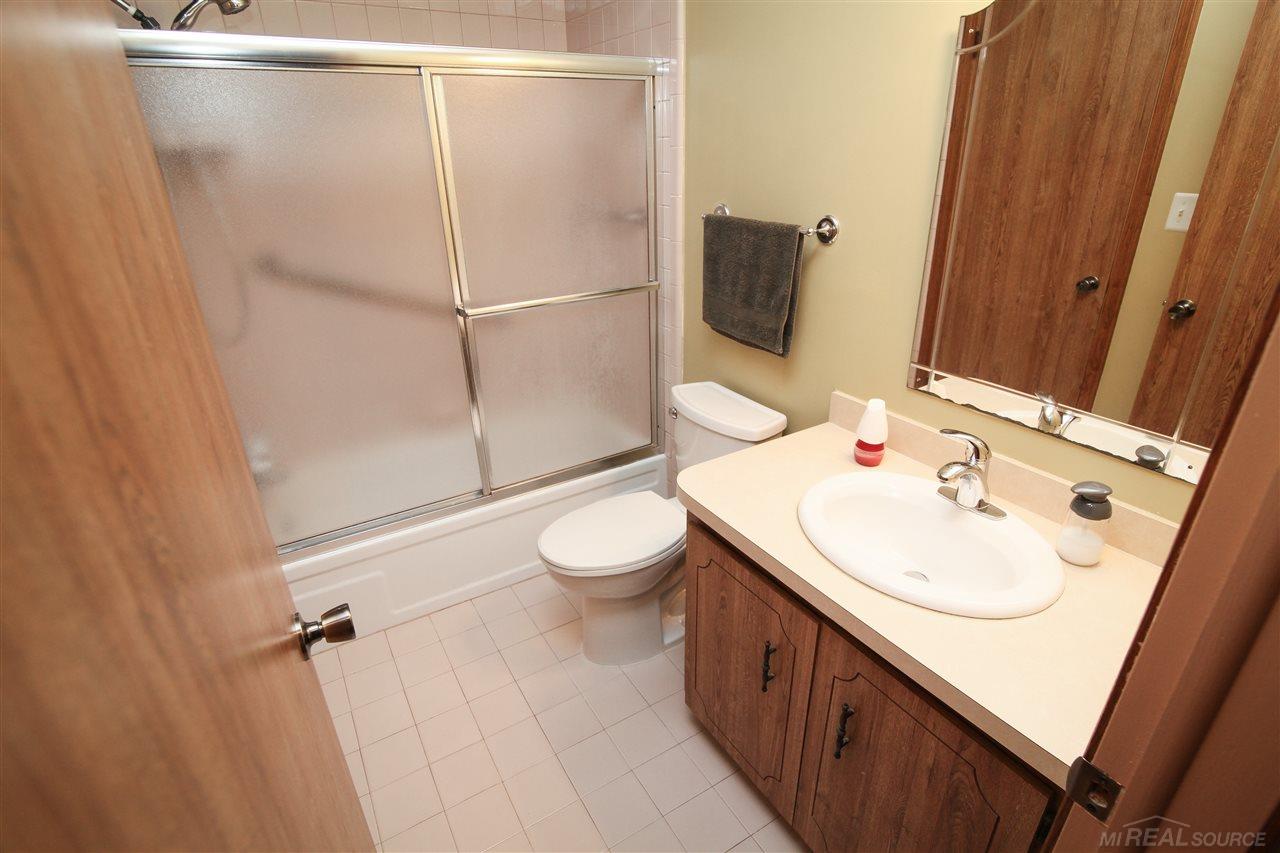 8401 18 18 Mile Road, Unit 77 Sterling Heights, MI 48313 - Photo 12 of 18