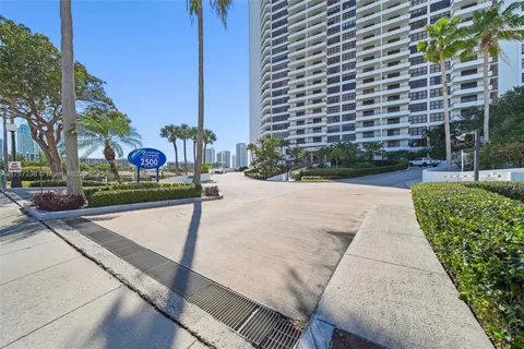 $349,500 | 2500 Parkview Drive, Unit 812, Hallandale Beach, FL 33009