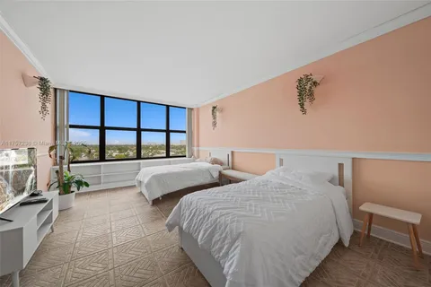 $349,500 | 2500 Parkview Drive, Unit 812, Hallandale Beach, FL 33009