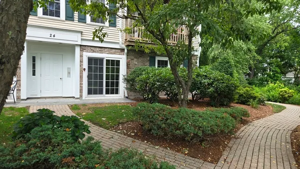 $319,900 | 24 Forge Pond, Unit B, Canton, MA 02021