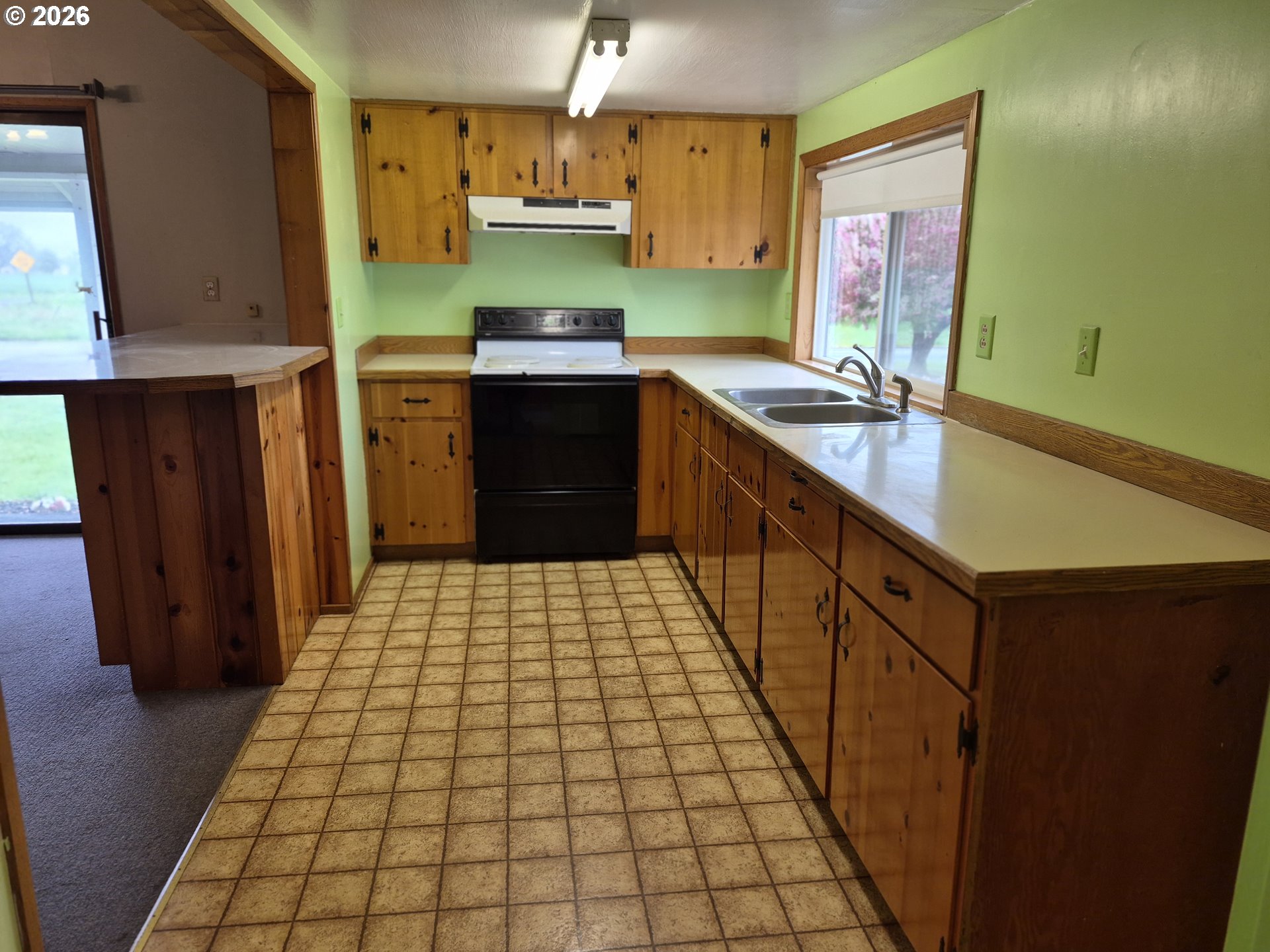 5659 Southwest Spring Hill Road Gaston, OR 97119 - Photo 8 of 35