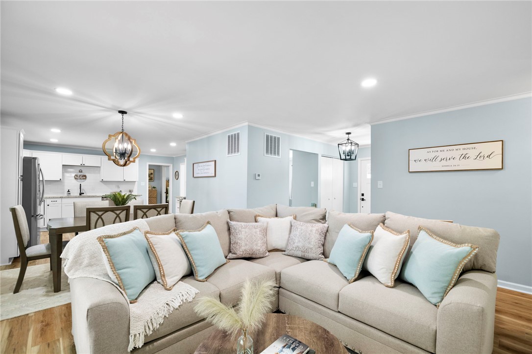 1401 Oak Drive Pendleton, SC 29670 - Photo 9 of 35 Family Room