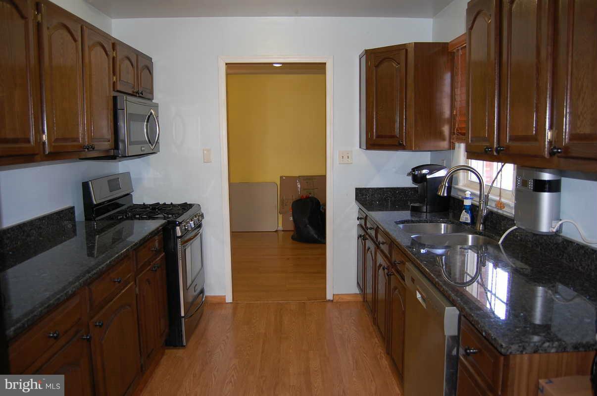 15215 Michigan Rd. Woodbridge, VA 22191 - Photo 13 of 28 Kitchen