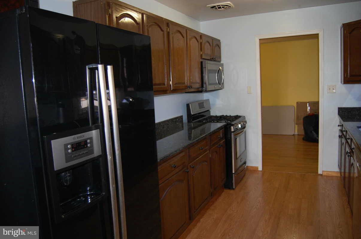 15215 Michigan Rd. Woodbridge, VA 22191 - Photo 14 of 28 Kitchen