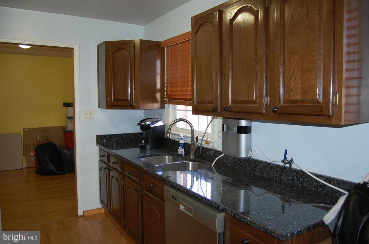 15215 Michigan Rd. Woodbridge, VA 22191 - Photo 15 of 28 Kitchen