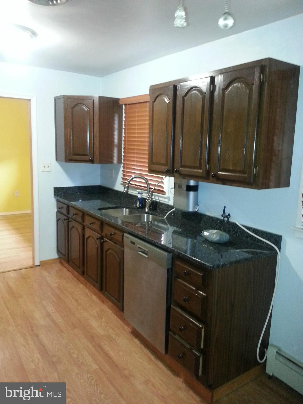 15215 Michigan Rd. Woodbridge, VA 22191 - Photo 17 of 28 Kitchen