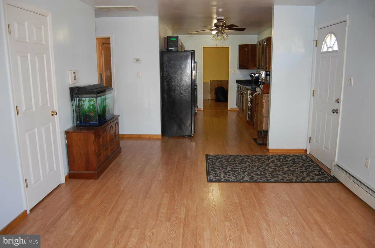 15215 Michigan Rd. Woodbridge, VA 22191 - Photo 22 of 28 Living Room
