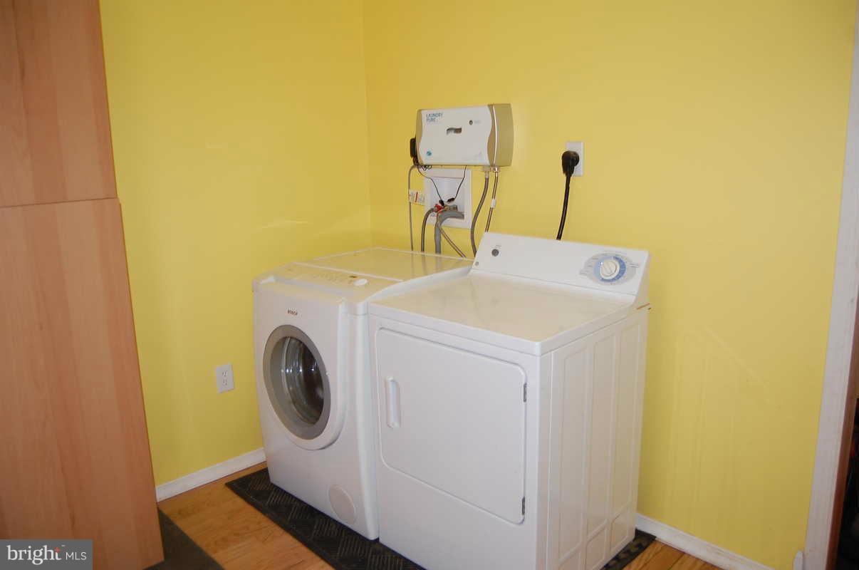 15215 Michigan Rd. Woodbridge, VA 22191 - Photo 23 of 28 laundry