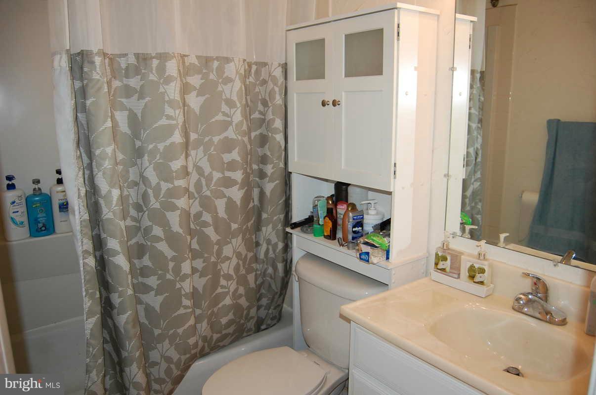 15215 Michigan Rd. Woodbridge, VA 22191 - Photo 4 of 28 Bath