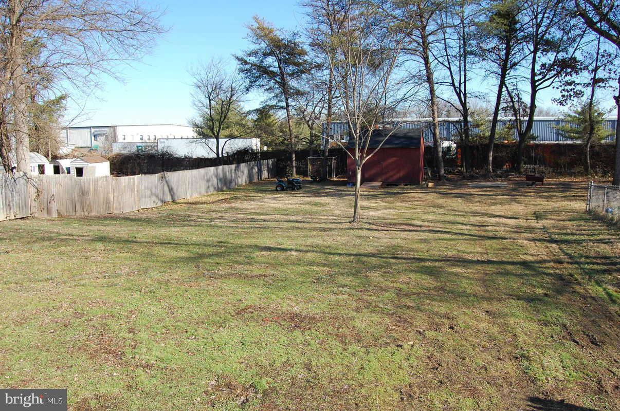 15215 Michigan Rd. Woodbridge, VA 22191 - Photo 5 of 28 View