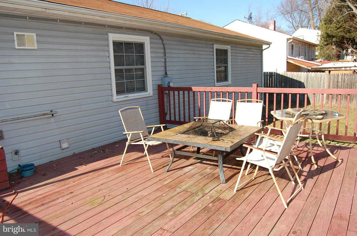 15215 Michigan Rd. Woodbridge, VA 22191 - Photo 9 of 28 Deck