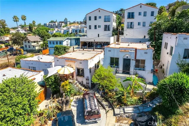 a picture of city view