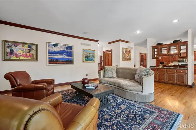 $1,525,000 | 10610 Deerpath Acres Court, St. Louis, MO 63128