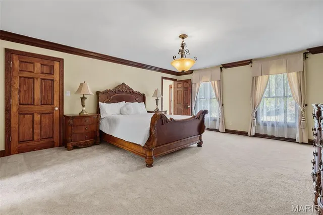 $1,525,000 | 10610 Deerpath Acres Court, St. Louis, MO 63128