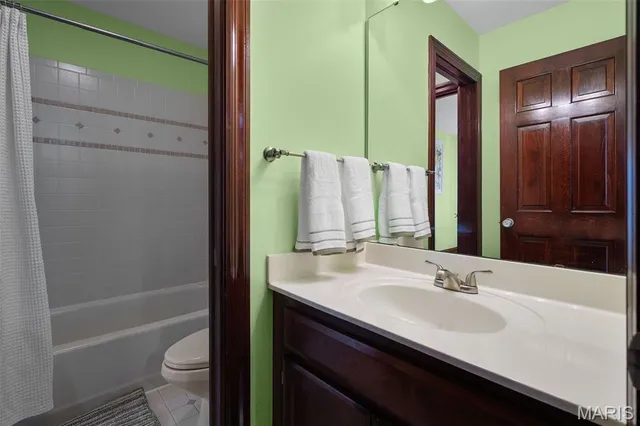 $1,525,000 | 10610 Deerpath Acres Court, St. Louis, MO 63128