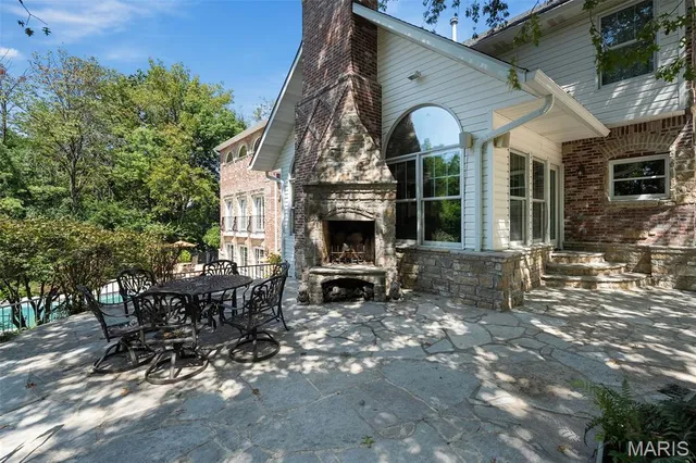 $1,525,000 | 10610 Deerpath Acres Court, St. Louis, MO 63128