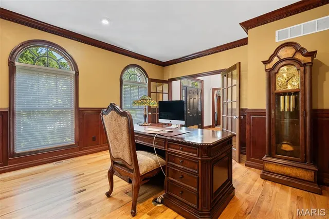 $1,525,000 | 10610 Deerpath Acres Court, St. Louis, MO 63128