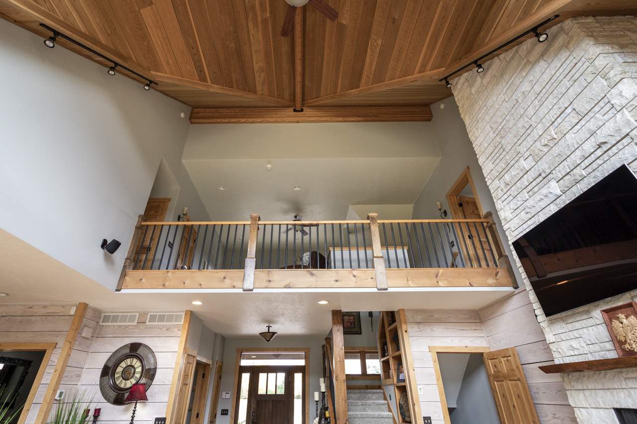 10582 Cedar Run Road Traverse City, MI 49684 - Photo 13 of 56 1881098-12.JPG