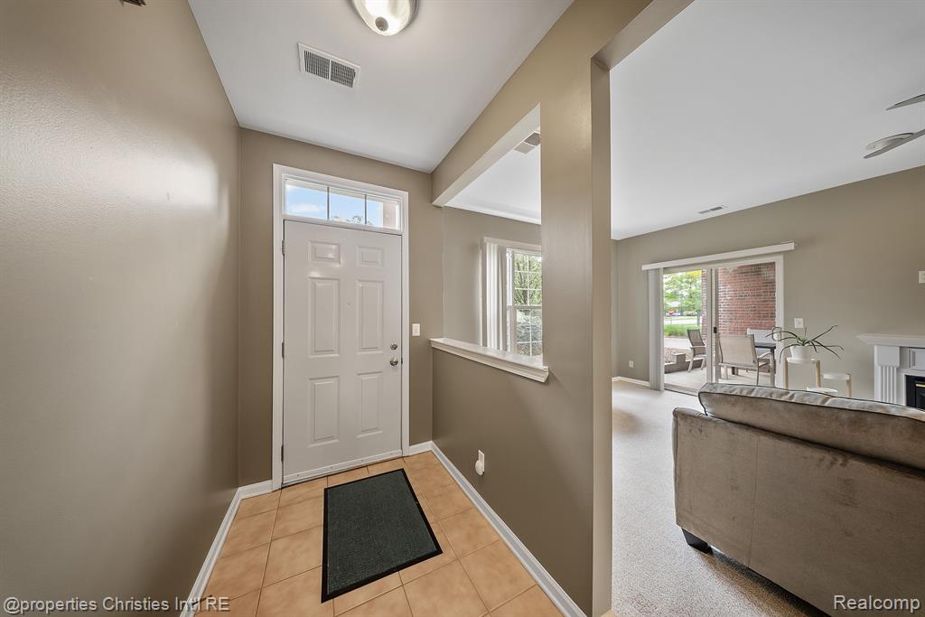 1758 Flagstone Circle, Unit 3 Rochester, MI 48307 - Photo 3 of 21 Gallery Image 3