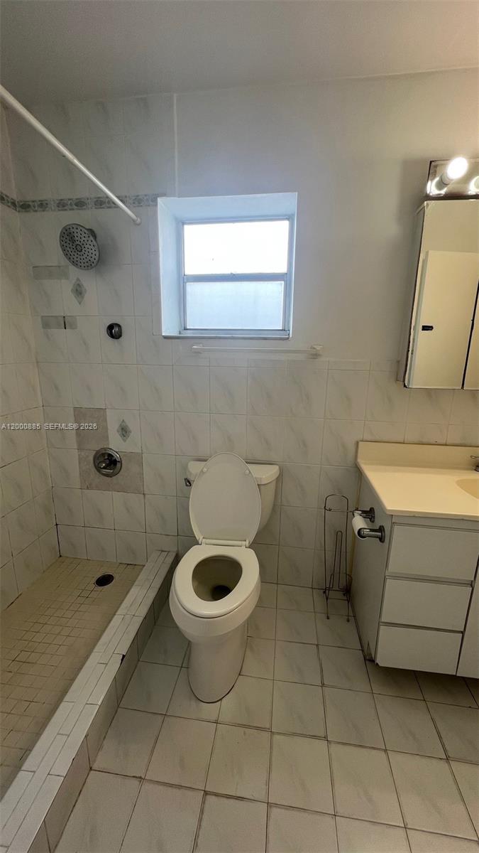 6070 West 18th Avenue, Unit 323 Hialeah, FL 33012 - Photo 10 of 17