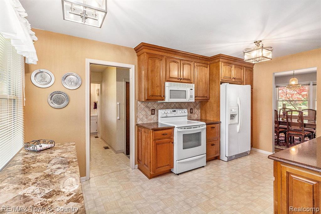 6170 Kings Scepter Road Grand Blanc, MI 48439 - Photo 10 of 34