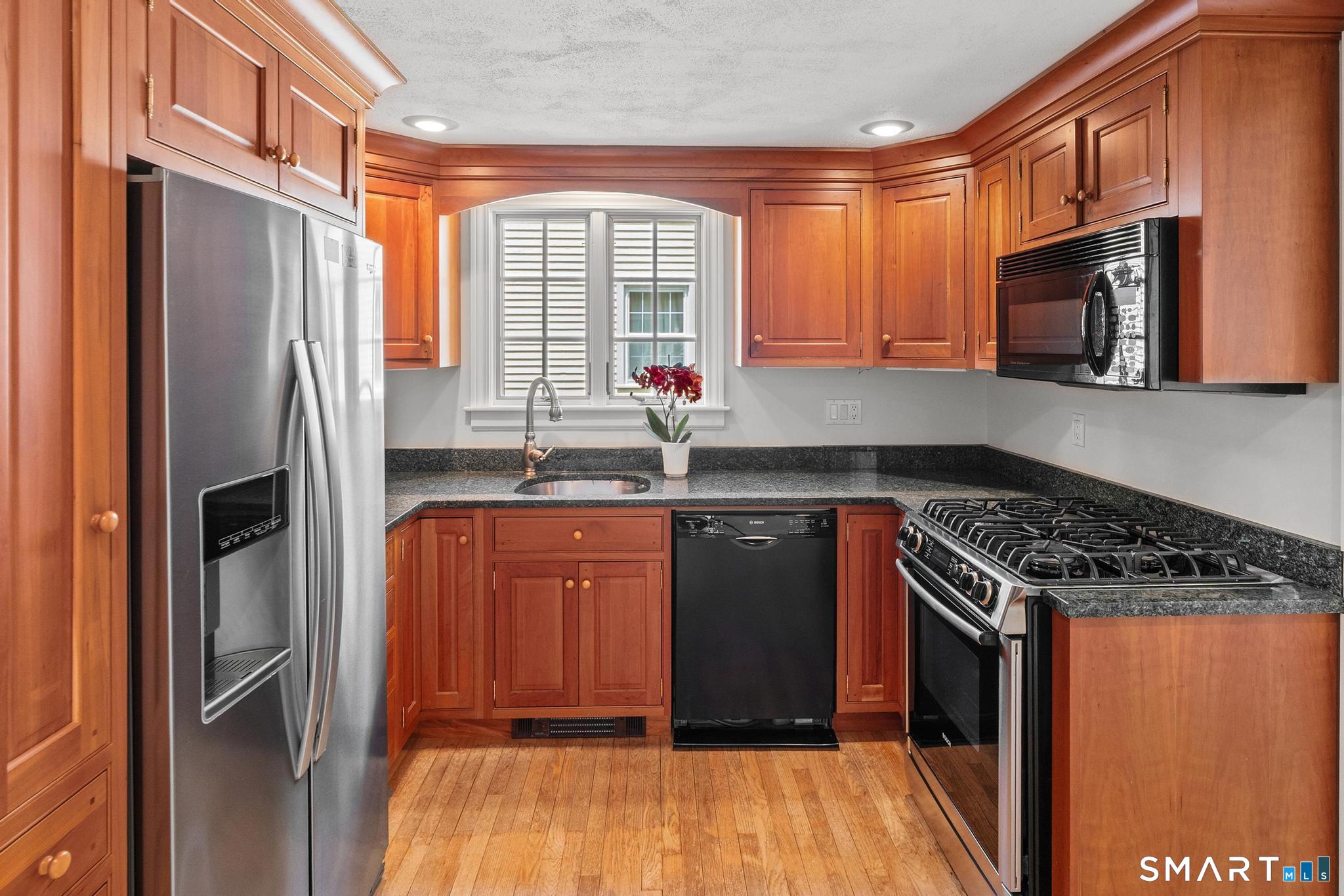 12 Cobbs Road West Hartford, CT 06107 - Photo 8 of 39