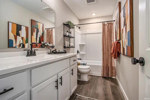 $349,900 | 50719 Hunters Edge Drive, Elkhart, IN 46514