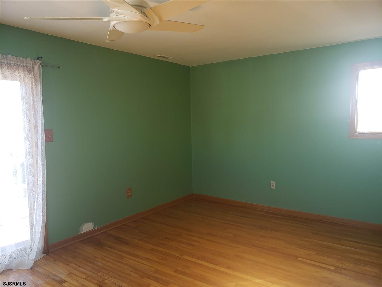 16 Vardon Road Brigantine, NJ 08203 - Photo 19 of 20 a view of a room that has a window in it