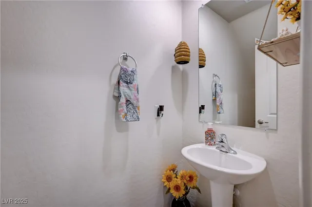 $369,999 | 4389 Panther Cove Drive, Las Vegas, NV 89115