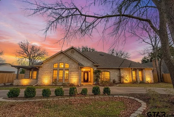 $569,900 | 241 Hide A Way Lane East, Hideaway, TX 75771