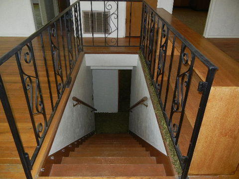 1575 Ridge Drive Redding, CA 96001 - Photo 17 of 23 Ridge Stairway to lower level