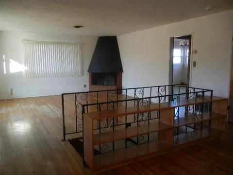 1575 Ridge Drive Redding, CA 96001 - Photo 3 of 23 Ridge Living Room