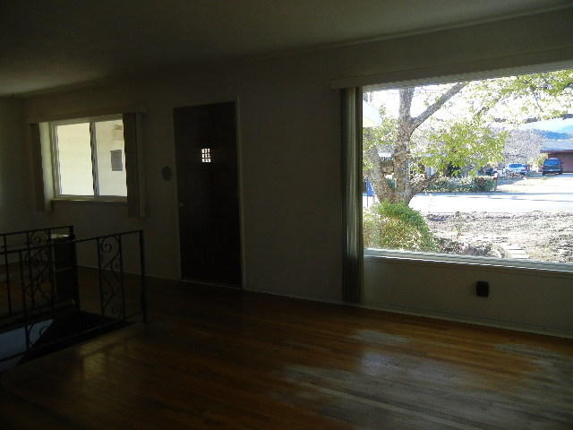 1575 Ridge Drive Redding, CA 96001 - Photo 5 of 23 DSCN3955