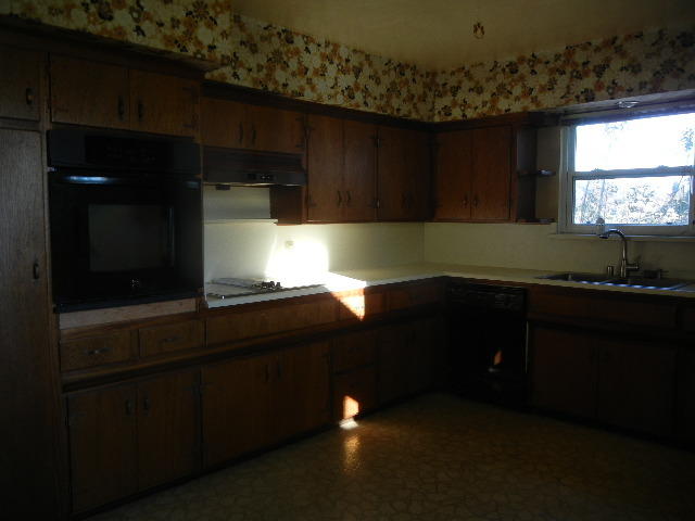 1575 Ridge Drive Redding, CA 96001 - Photo 6 of 23 DSCN3942