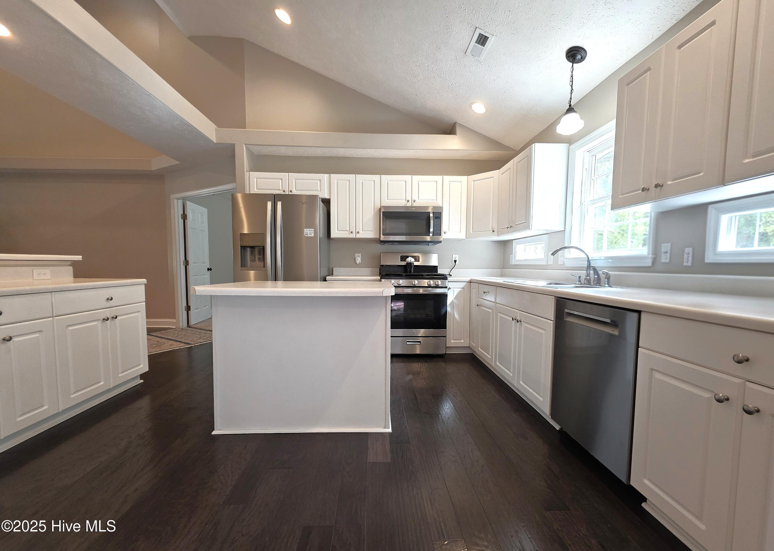 400 Neuchatel Road New Bern, NC 28562 - Photo 14 of 26 Large Kitchen Island and Breakfast