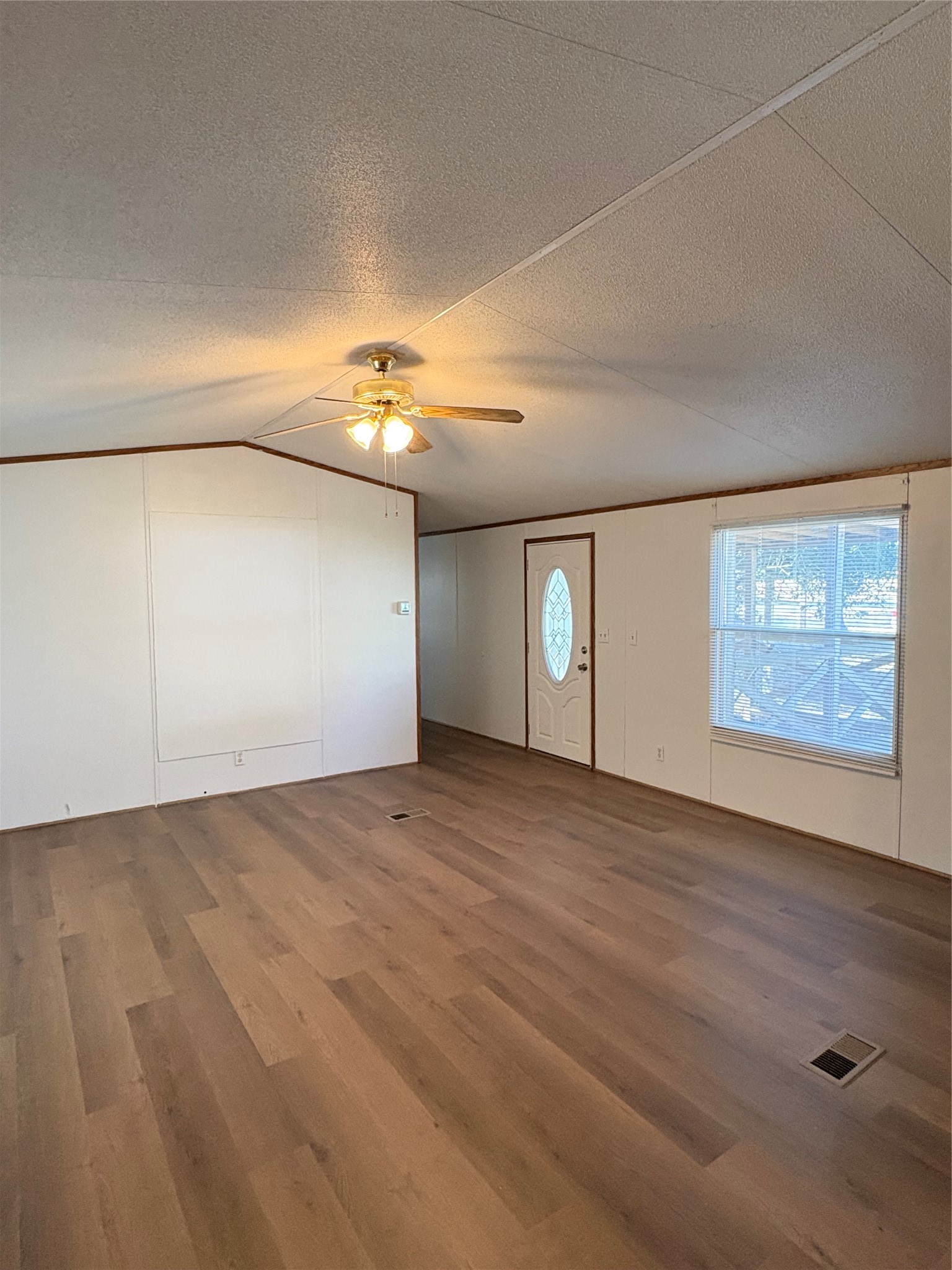 12804 Royal Springs Road Conroe, TX 77303 - Photo 18 of 20 livingroom