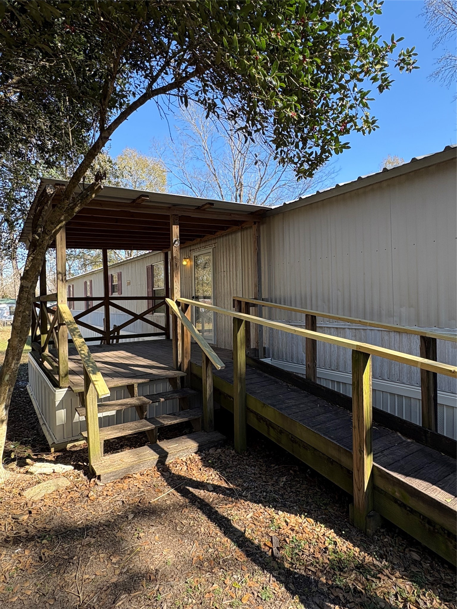 12804 Royal Springs Road Conroe, TX 77303 - Photo 2 of 20 accesible ramp