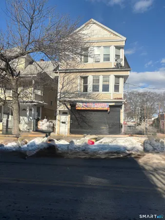 $2,000 | 252 Maplewood Avenue, Unit 1, Bridgeport, CT 06605