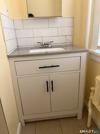 $2,000 | 252 Maplewood Avenue, Unit 1, Bridgeport, CT 06605