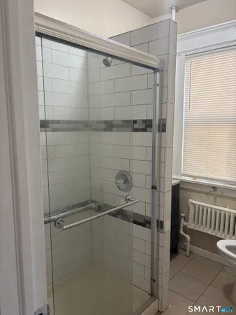 $2,000 | 252 Maplewood Avenue, Unit 1, Bridgeport, CT 06605